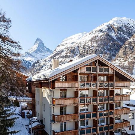 Hotel Holiday Zermatt Exterior photo