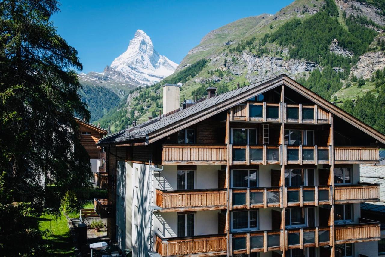 Hotel Holiday Zermatt Exterior photo