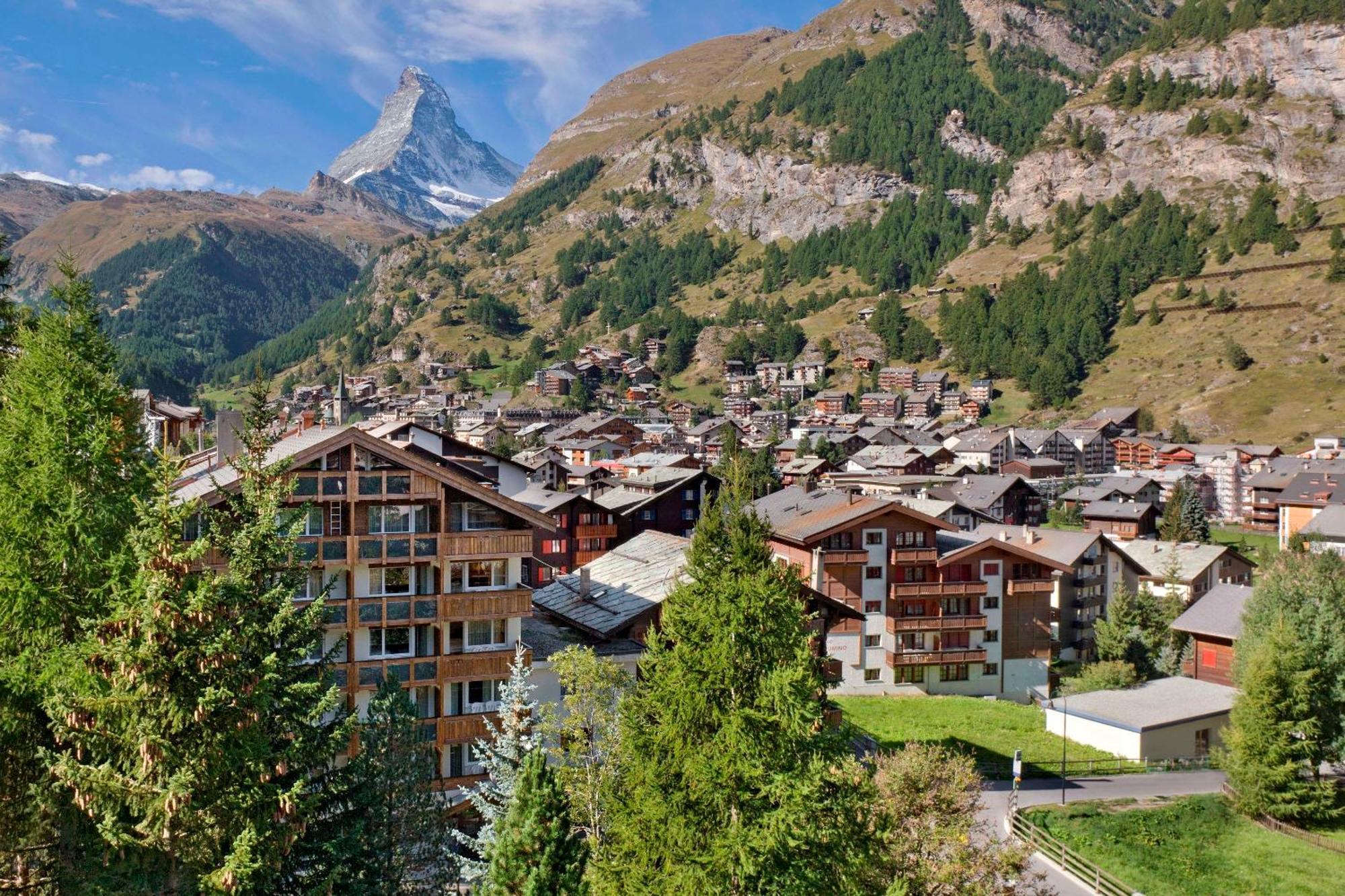 Hotel Holiday Zermatt Exterior photo